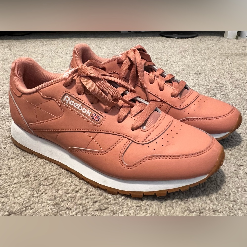Reebok Classic Leather Shoes size women’s 8.5 39